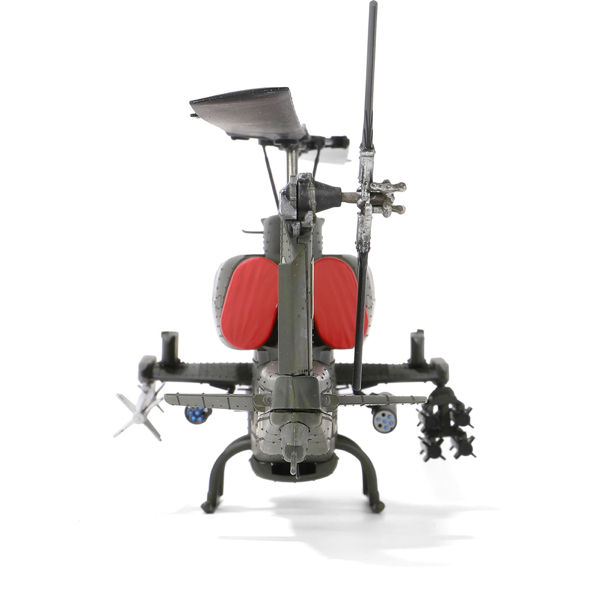 贝尔AH-1W “威士忌眼镜蛇” 直升机 (左: AIM-9 响尾蛇 + M260 7联装火箭 | 右: 地狱火导弹 + M260 7联装火箭 )