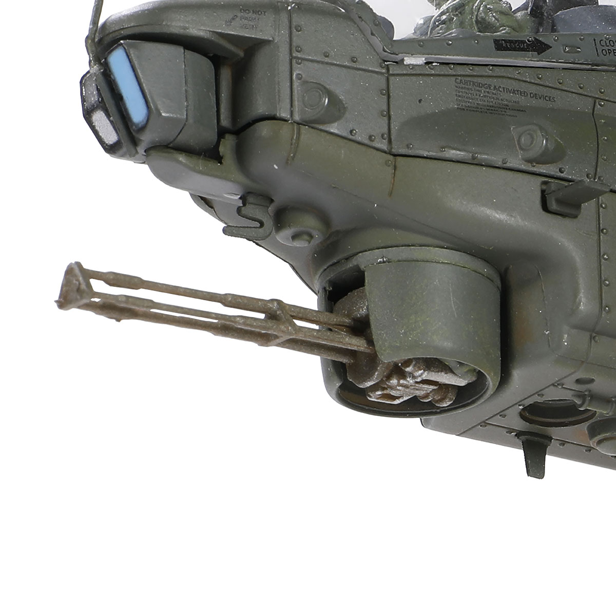 贝尔AH-1W “威士忌眼镜蛇” 直升机 (左: M261 19聯裝火箭 + M260 7聯裝火箭 | 右: 與左側相同)