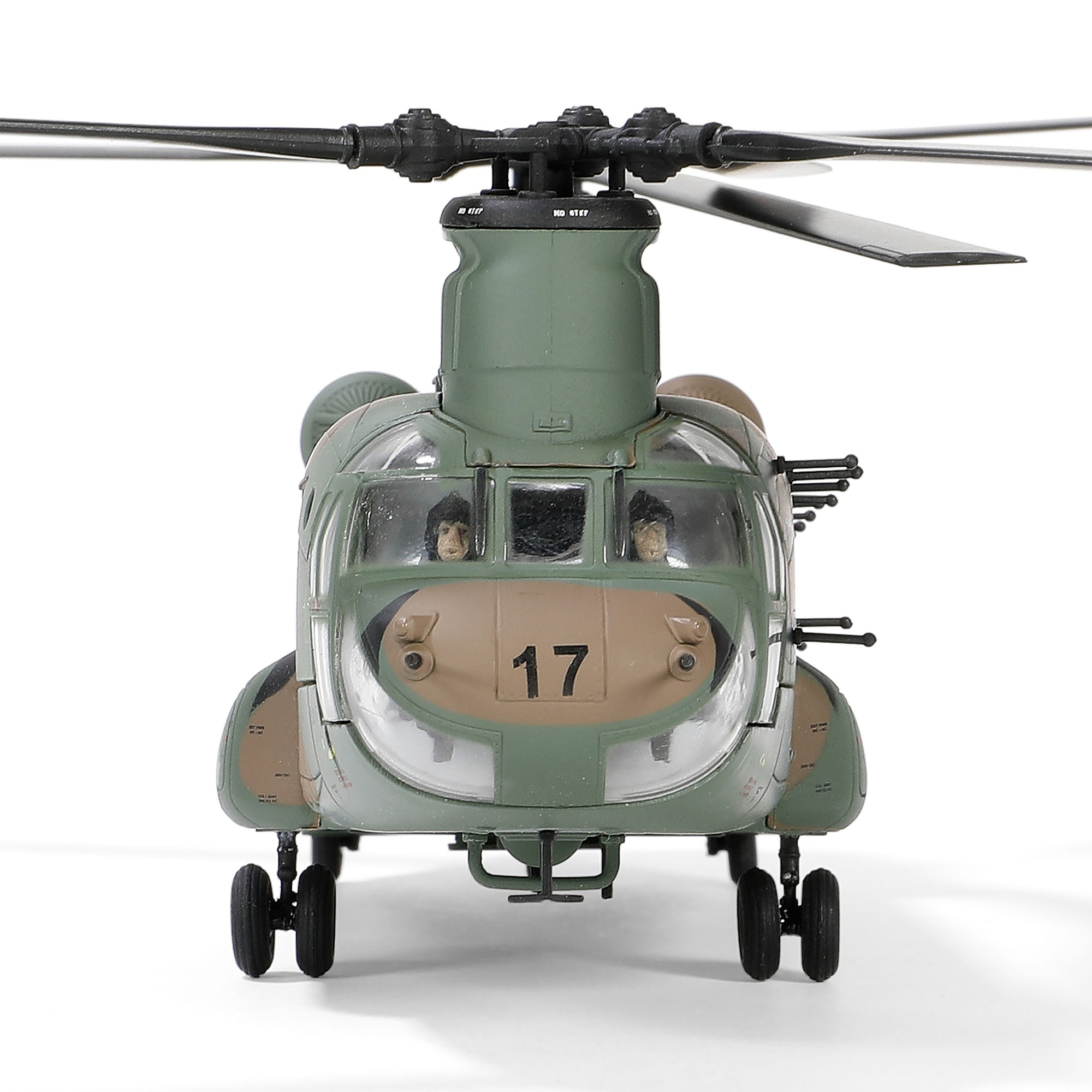 1/72 Japanese Boeing Chinook CH-47J helicopter