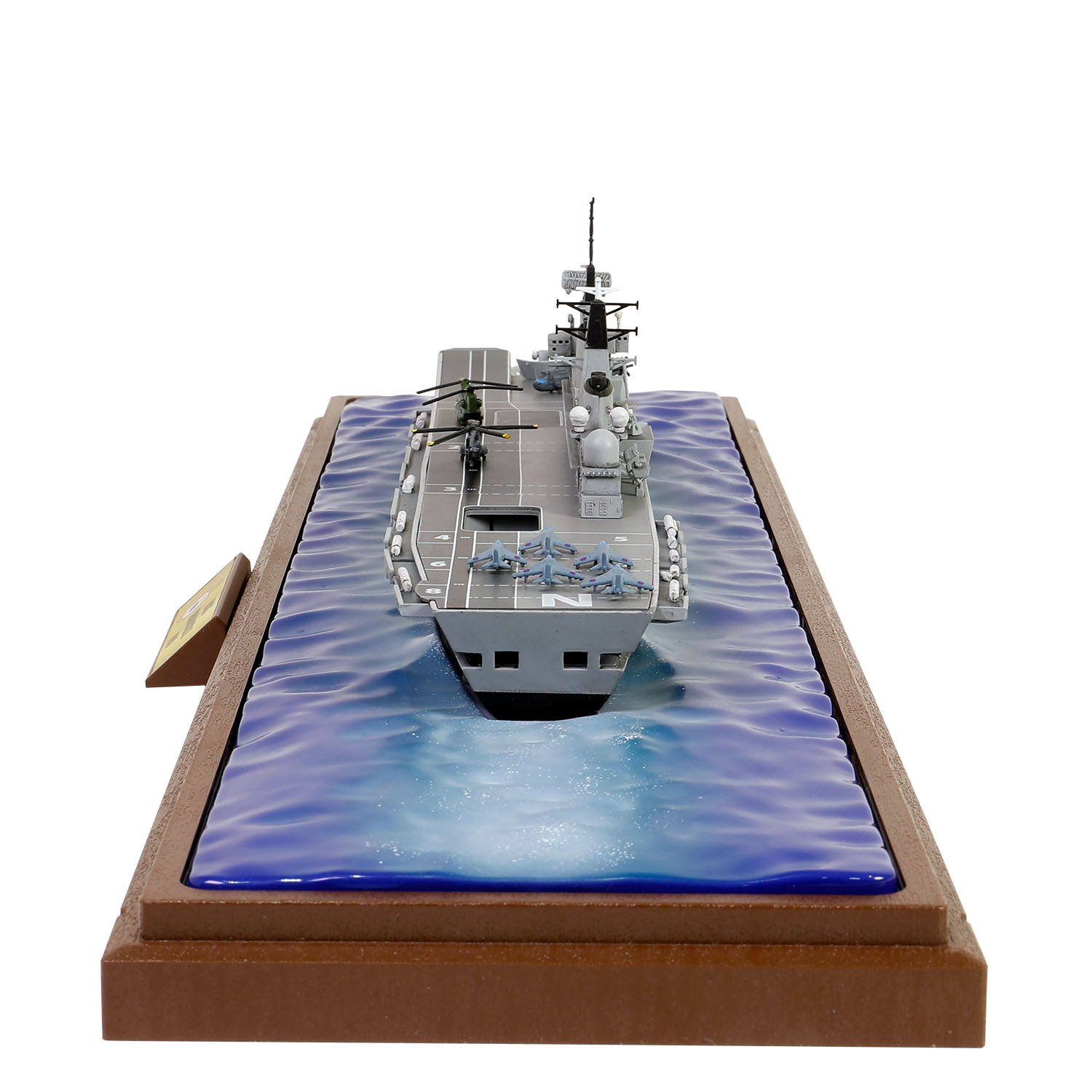 英國「無敵號」航空母艦(R05) - 船底版