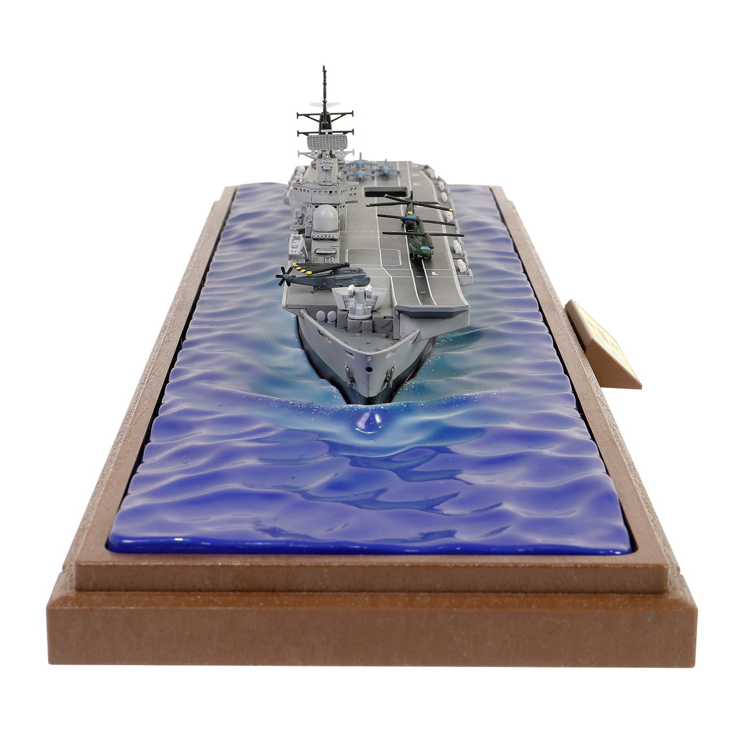 英國「無敵號」航空母艦(R05) - 水線版